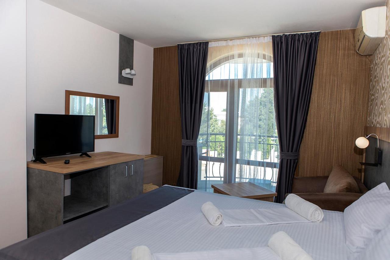Hotel Toro Negro Golden Sands Exterior photo